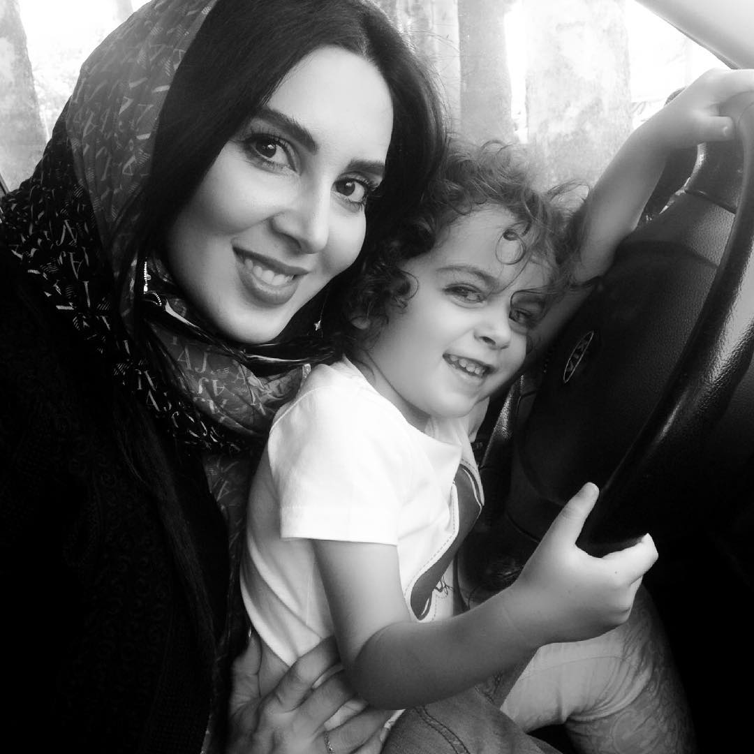 عکس جدید لیلا بلوکات با خواهرزاده اش 25 تیر 94
